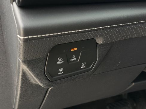 New 2026 Volkswagen Atlas SE image 20