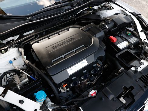 Used 2015 Honda Accord Touring image 48