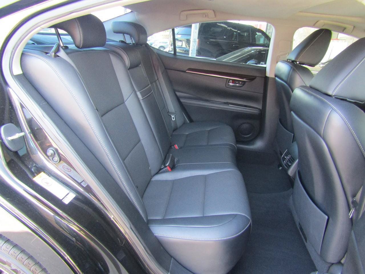 Used 2016 Lexus ES 350 w/ Premium Package w/Wood Trim FWD image 13