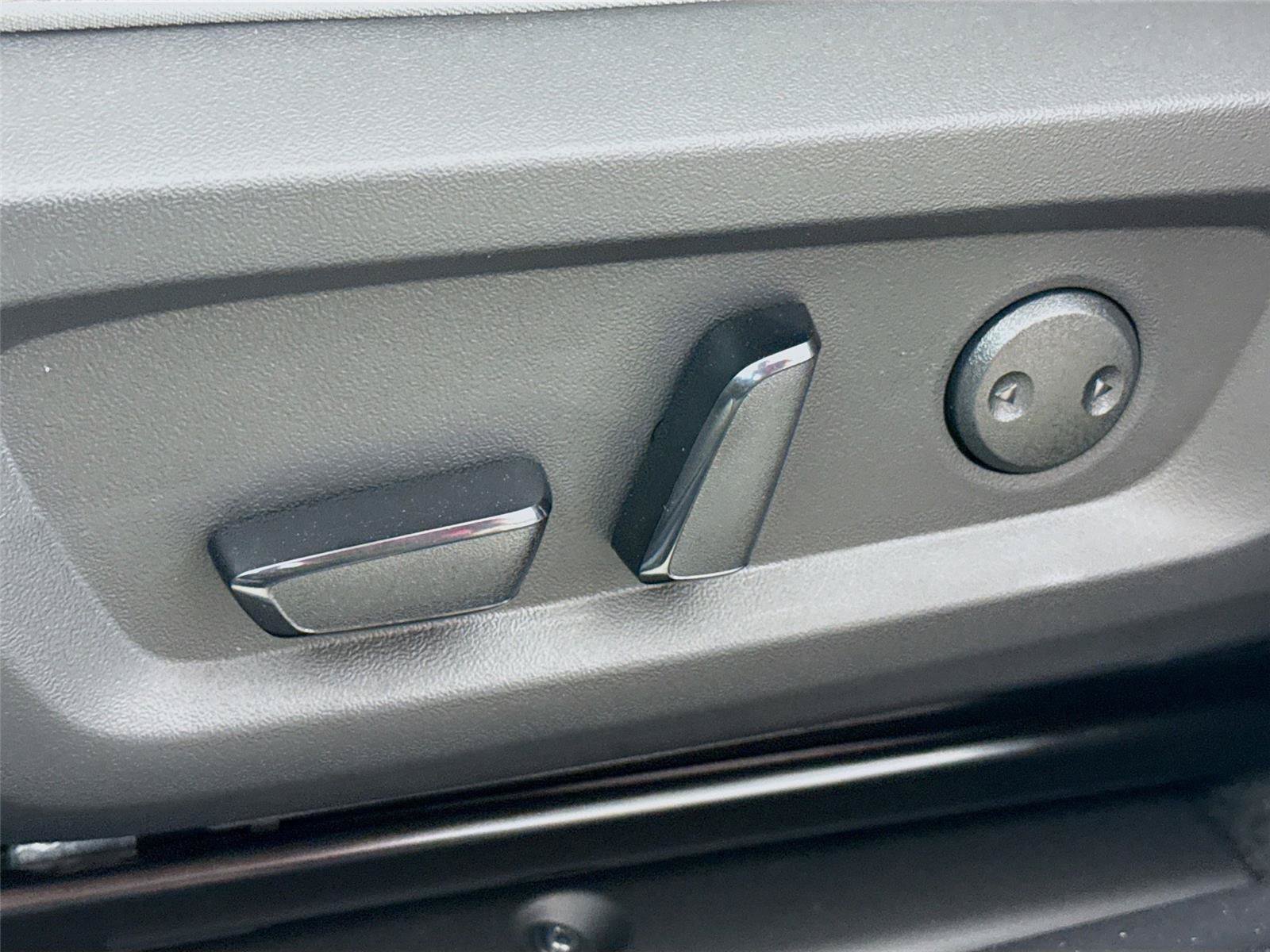 New 2026 Mitsubishi Outlander SE FWD image 3