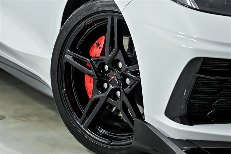 Used 2021 Chevrolet Corvette Stingray Coupe w/ 1LT RWD image 4