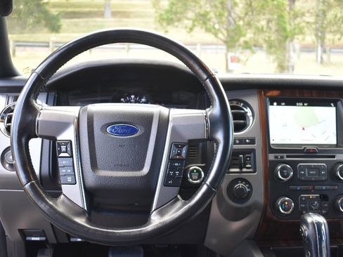 Used 2016 Ford Expedition EL Platinum image 19