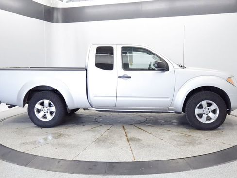 Used 2013 Nissan Frontier SV RWD image 7