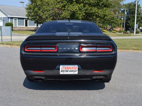Used 2017 Dodge Challenger SXT Plus image 15