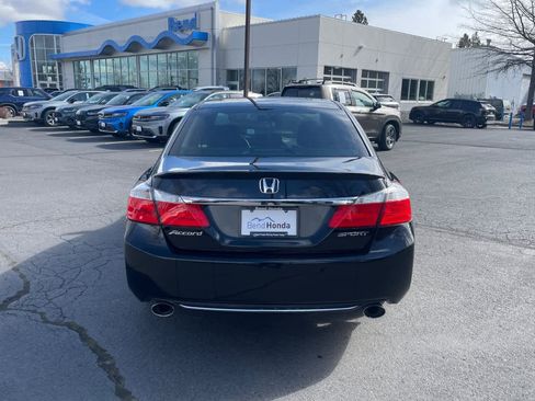 Used 2015 Honda Accord Sport image 7