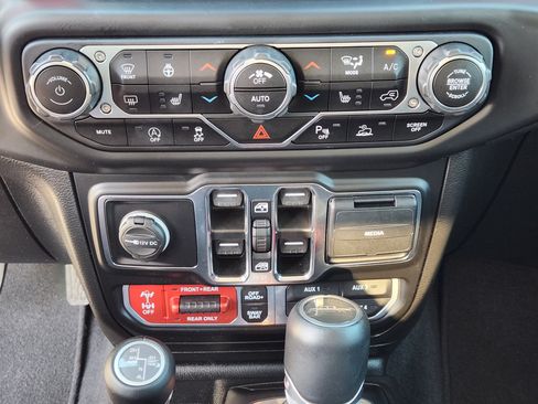 Used 2021 Jeep Gladiator Rubicon AWD/4WD image 20