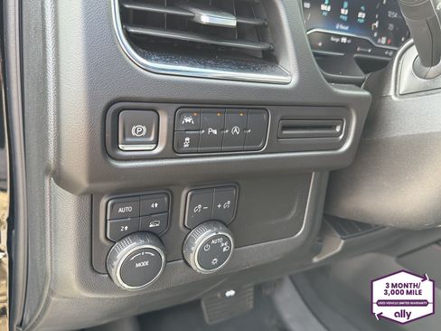 Used 2024 Chevrolet Suburban RST AWD/4WD image 17