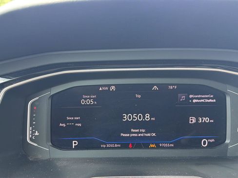 Used 2020 Volkswagen Jetta SEL Premium FWD image 3