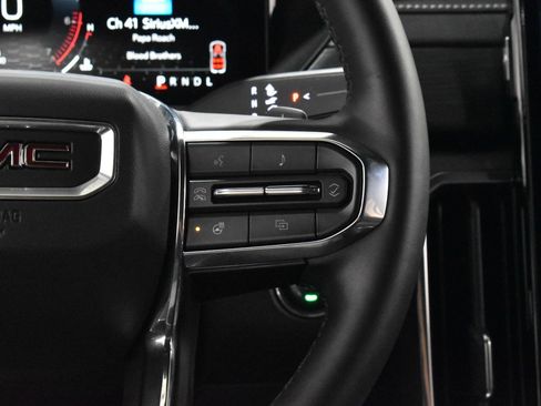 Used 2025 GMC Acadia Elevation image 10