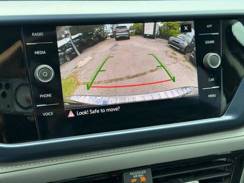 Certified 2024 Volkswagen Taos SE FWD image 22