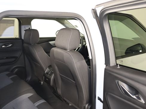 Used 2025 Chevrolet Blazer LT image 43