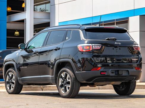 Used 2017 Jeep Compass Trailhawk w/ Navigation Group AWD/4WD image 3
