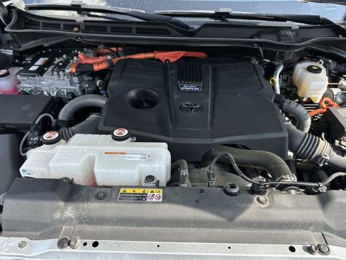 Used 2023 Toyota Tundra Limited w/ Power Package RWD image 11