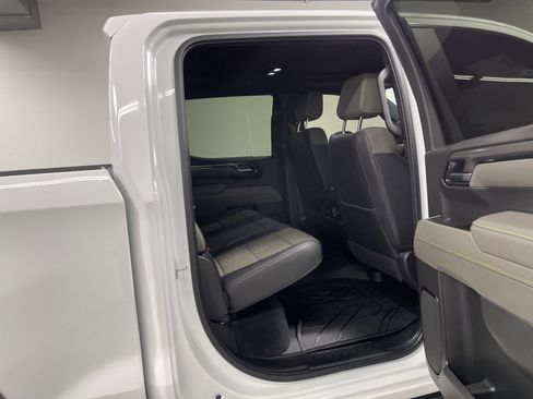 Used 2025 Chevrolet Silverado 1500 ZR2 w/ Technology Package AWD/4WD image 19