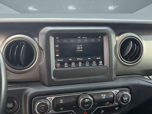 Used 2018 Jeep Wrangler Unlimited Sport S AWD/4WD image 22