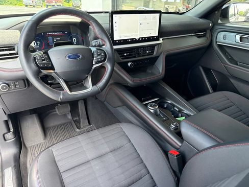 Used 2025 Ford Explorer ST-Line w/ ST-Line Street Pack AWD/4WD image 21