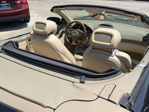 Used 2009 Mercedes-Benz SL 550 w/ Premium I Pkg image 45