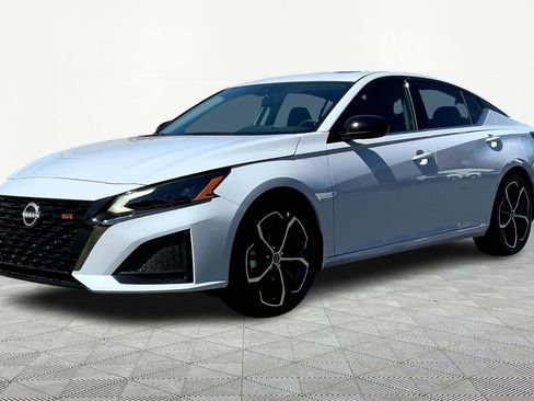 New 2025 Nissan Altima 2.5 SR w/ SR Premium Package image 2