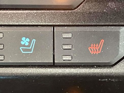 Used 2020 Ford F150 Lariat image 19