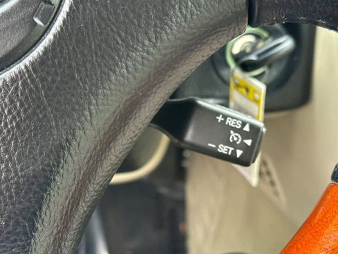 Used 2006 Lexus SC 430 Convertible image 24