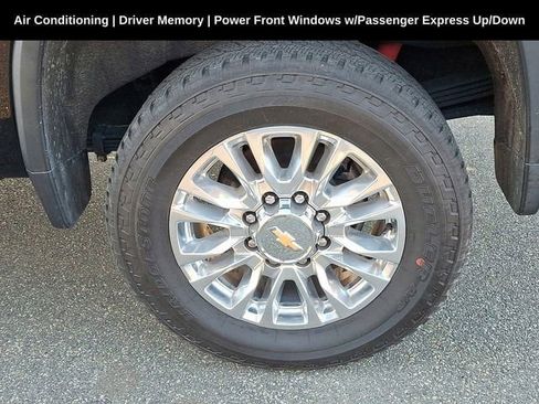 Used 2022 Chevrolet Silverado 2500 High Country w/ Z71 Off-Road Package AWD/4WD image 16