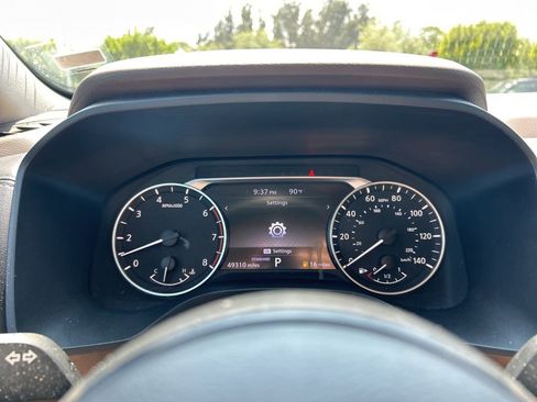 Used 2023 Nissan Rogue S image 17