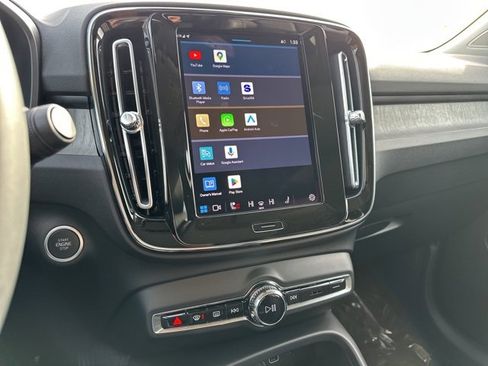 Certified 2023 Volvo XC40 B5 Plus w/ Climate Package image 24