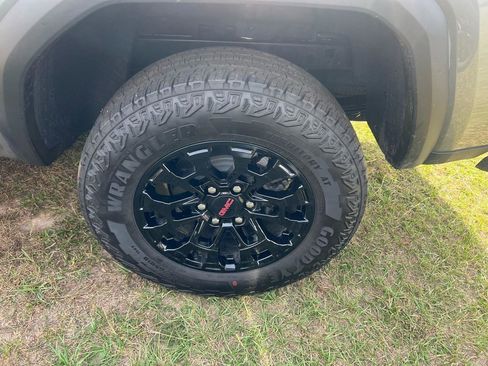 New 2026 GMC Canyon Elevation w/ Convenience Package image 7