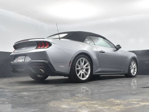Used 2025 Ford Mustang GT Premium RWD image 31