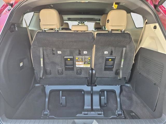 Used 2023 Toyota Sienna XLE FWD image 6