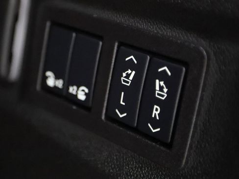 Used 2026 GMC Yukon AT4 Ultimate image 14