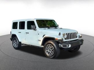 Used 2025 Jeep Wrangler Unlimited Sahara AWD/4WD video 2
