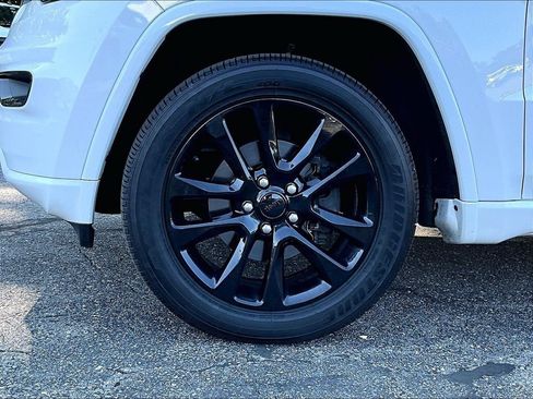Used 2020 Jeep Grand Cherokee Altitude AWD/4WD image 7