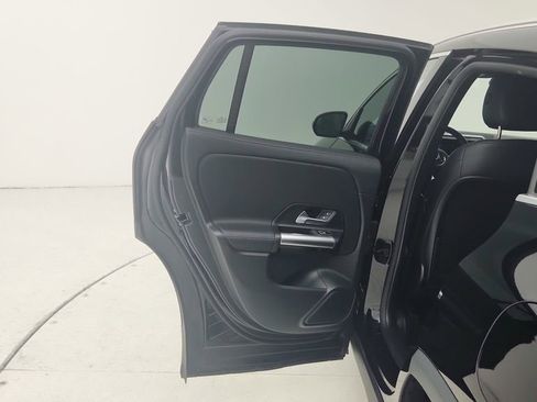 Used 2025 Mercedes-Benz GLA 250 image 21