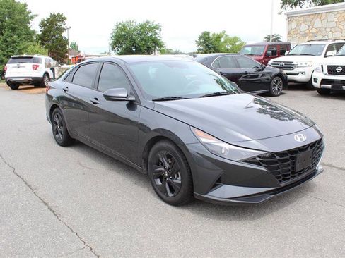 Used 2021 Hyundai Elantra SEL FWD image 9