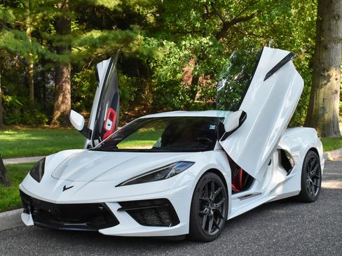 Used 2023 Chevrolet Corvette Stingray Preferred Cpe w/ 2LT RWD image 2