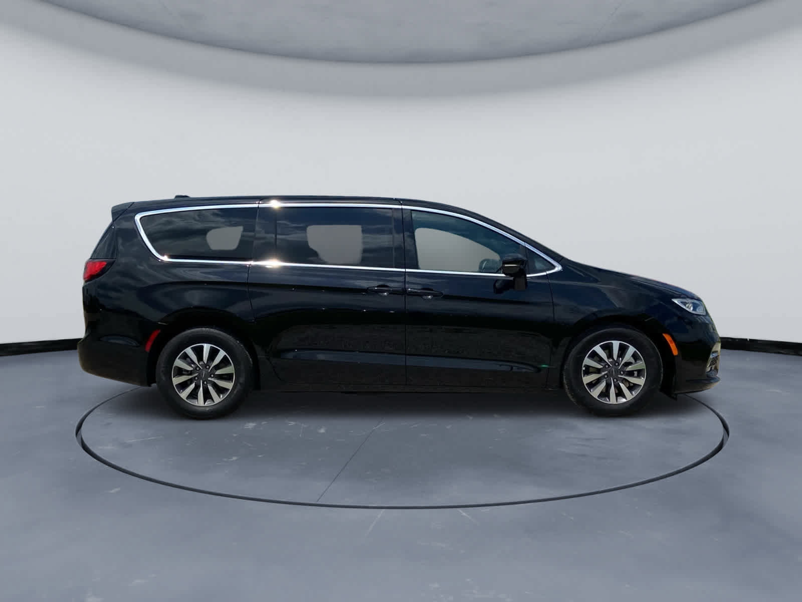 Used 2025 Chrysler Pacifica Select FWD image 10