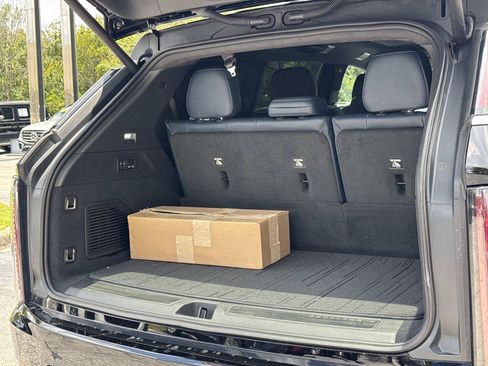 Certified 2025 Cadillac Escalade IQ Luxury 2 w/ LPO, Premium Carpet Package AWD/4WD image 29
