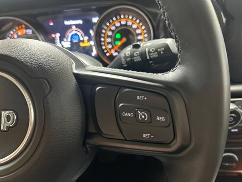 Used 2023 Jeep Wrangler Unlimited Sport AWD/4WD image 33