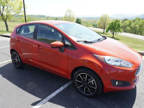 Used 2019 Ford Fiesta SE w/ Equipment Group 201A image 4