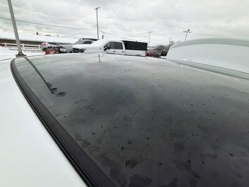 Used 2018 Jaguar XE S image 23