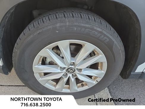 Used 2024 Toyota Corolla Cross LE image 14