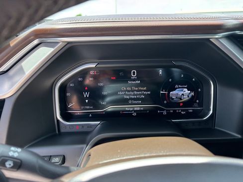 Used 2024 GMC Sierra 1500 Denali w/ Technology Package image 12