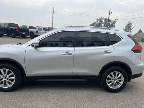 Used 2017 Nissan Rogue SV AWD/4WD image 6