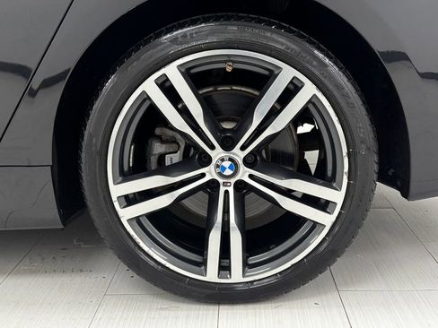 Used 2018 BMW 750i xDrive image 41