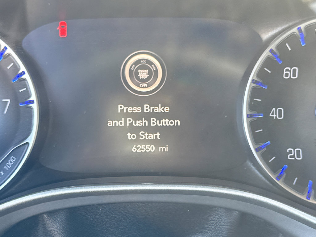 Used 2025 Chrysler Pacifica Select FWD image 10