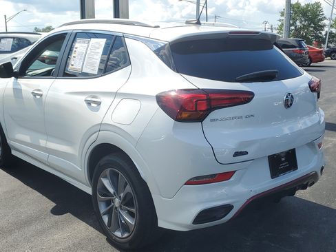Used 2022 Buick Encore GX Select w/ Sport Touring Package FWD image 2