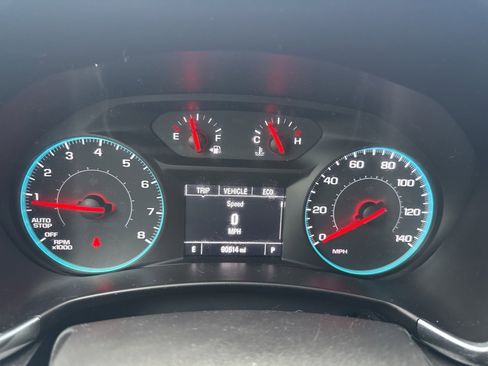 Used 2018 Chevrolet Equinox LT image 30