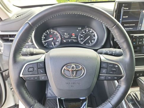 Used 2021 Toyota Highlander Platinum FWD image 24