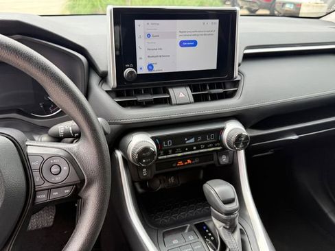 Used 2025 Toyota RAV4 XLE w/ Convenience Package FWD image 20